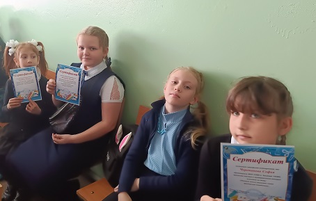Муниципальный конкурс плакатов среди учащихся 3 – 4 классов на тему «Окажем школе уважение своим примерным поведением».